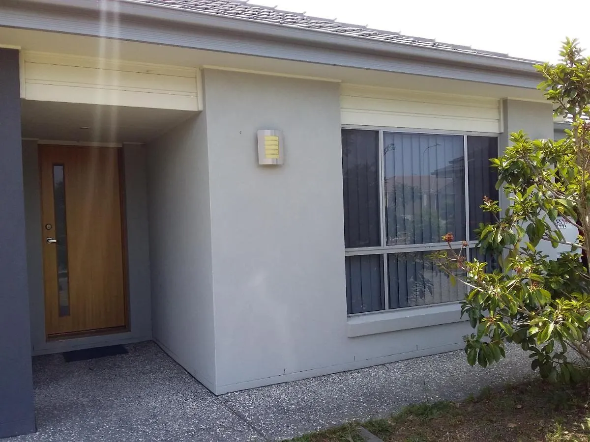 Quiet Sunny Relaxed Home Close To Theme Parks Gold Coast Avustralya