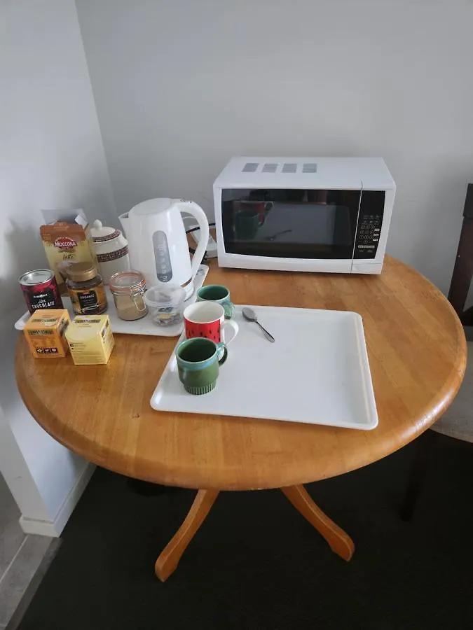Quiet Sunny Relaxed Home Close To Theme Parks Голд-Кост Проживание в семье